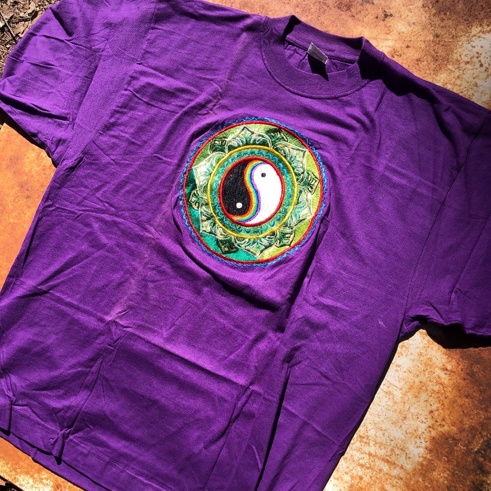 Vintage Yin Yang Embroidered Tee XL
